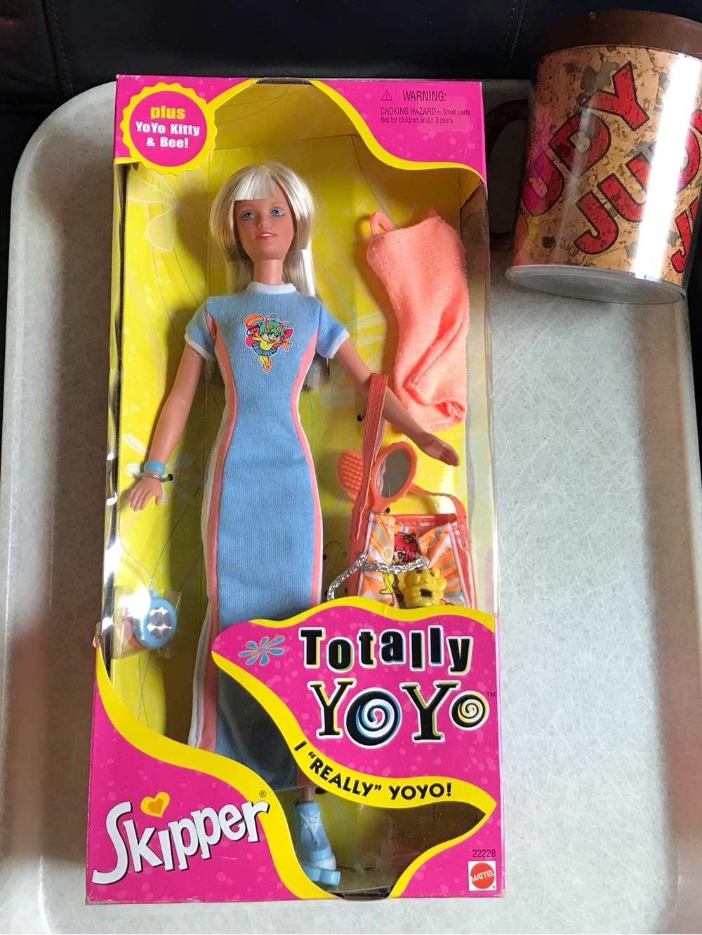 1998 Mattel Skipper Totally YoYo Doll in Light Blue and Pink